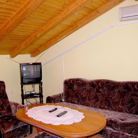 Apartment Ivan By El-Pi Tours Malinska Extérieur photo