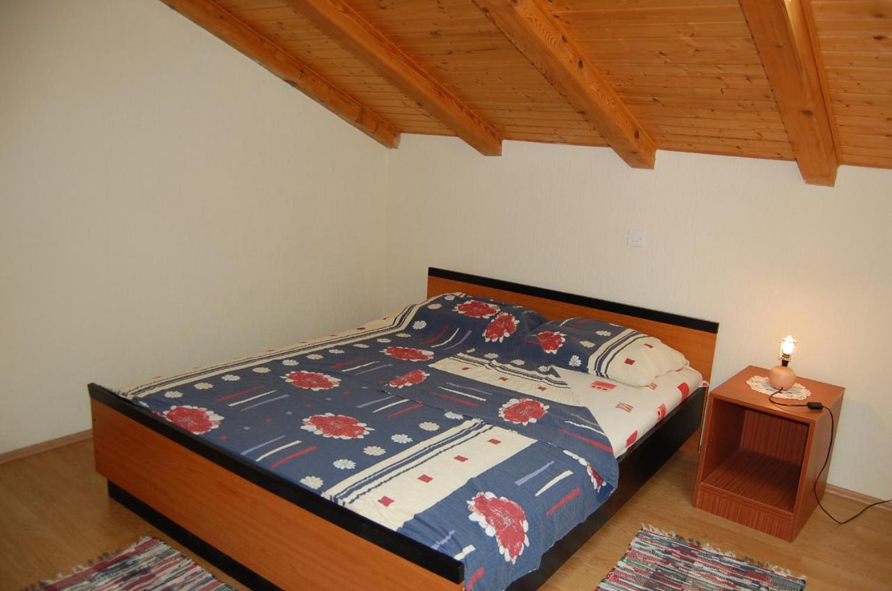 Apartment Ivan By El-Pi Tours Malinska Extérieur photo